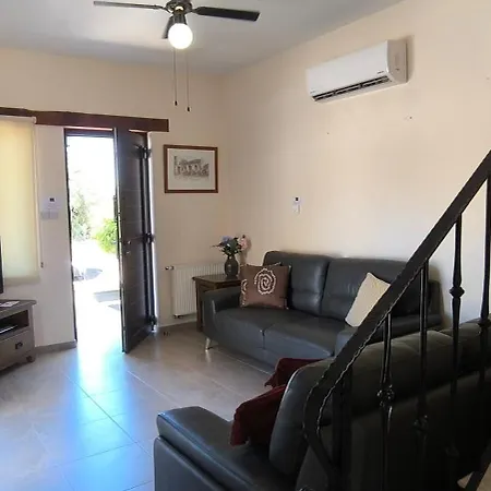 Hills Retreat Pissouri